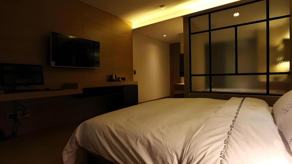 Business Design Hotel Luv Inchon Exterior foto