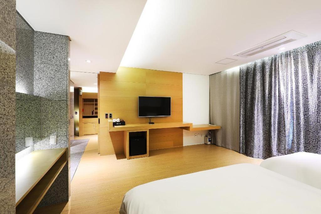 Business Design Hotel Luv Inchon Exterior foto