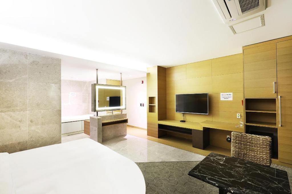 Business Design Hotel Luv Inchon Exterior foto