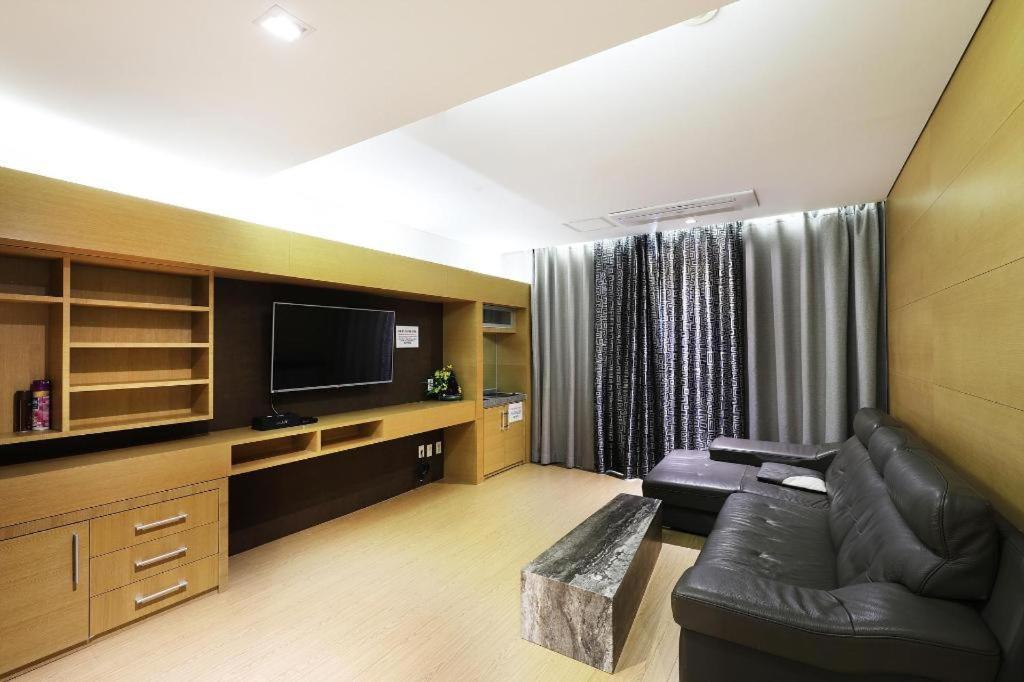 Business Design Hotel Luv Inchon Exterior foto