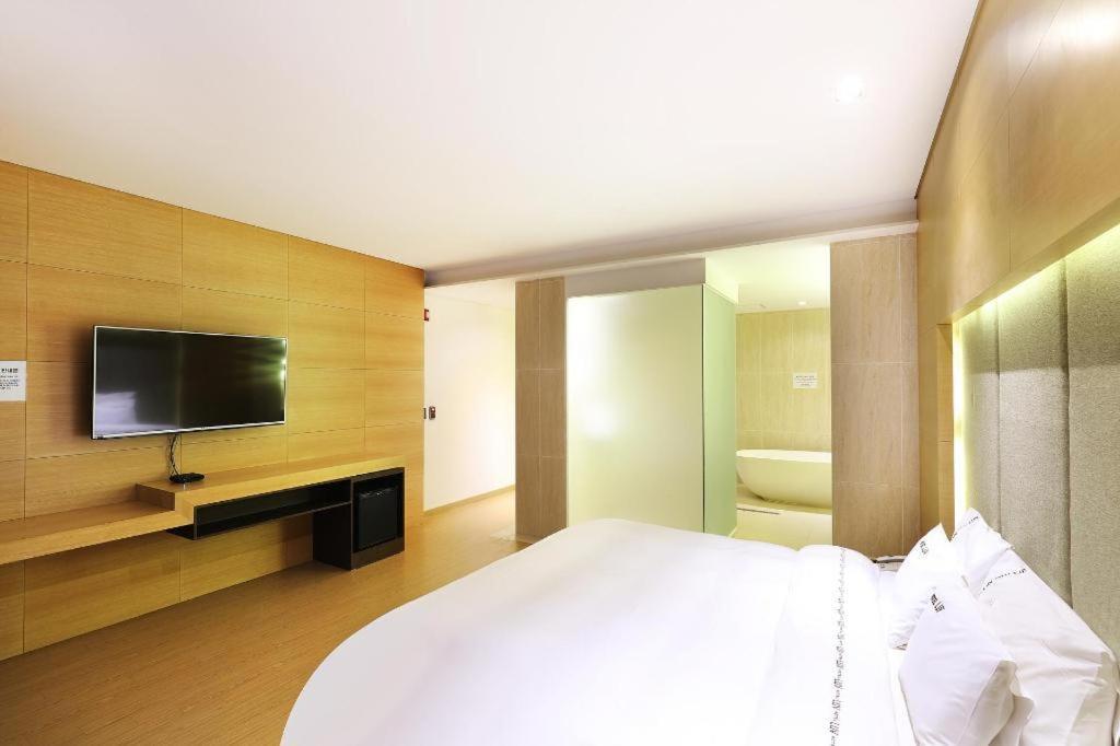 Business Design Hotel Luv Inchon Exterior foto