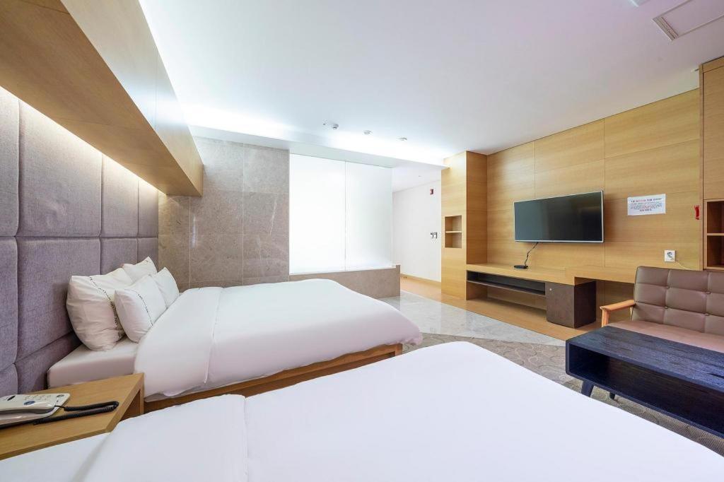 Business Design Hotel Luv Inchon Exterior foto
